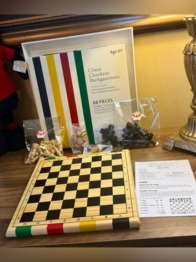 Hudson's Bay Company 3in-1 Chess. Checkers & Backgammon Set